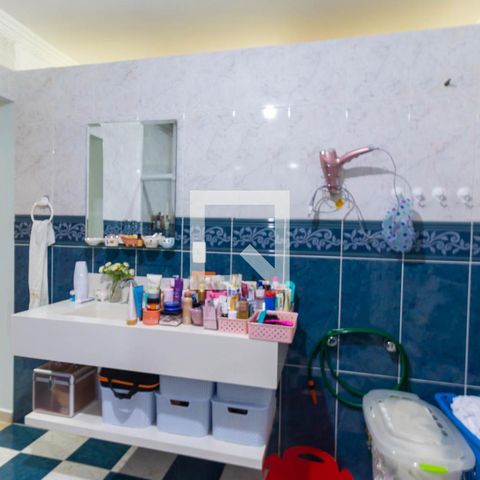 Casa à venda com 260m², 3 quartos e 2 vagasBanheiro da Suíte 1