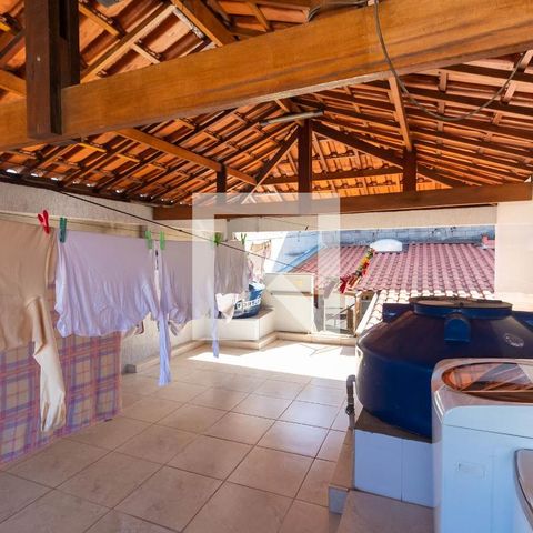 Casa à venda com 260m², 3 quartos e 2 vagasÁrea de serviço