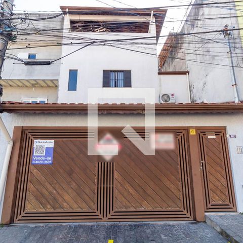 Casa à venda com 260m², 3 quartos e 2 vagasFachada