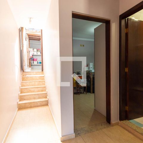 Casa à venda com 260m², 3 quartos e 2 vagasCorredor