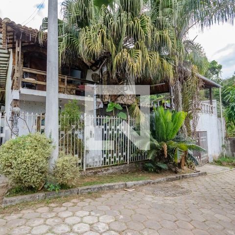Casa à venda com 180m², 4 quartos e 2 vagasFachada