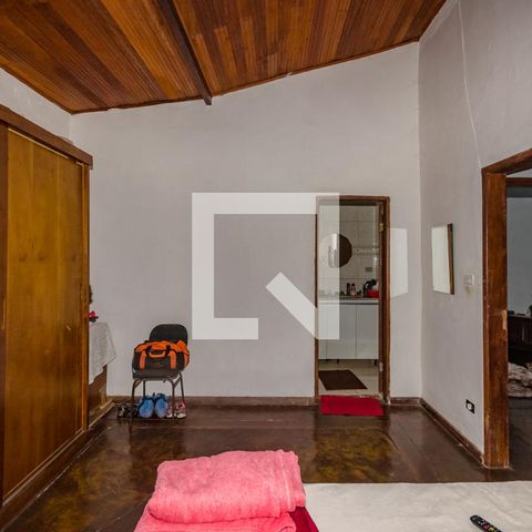 Casa à venda com 180m², 4 quartos e 2 vagasSuíte
