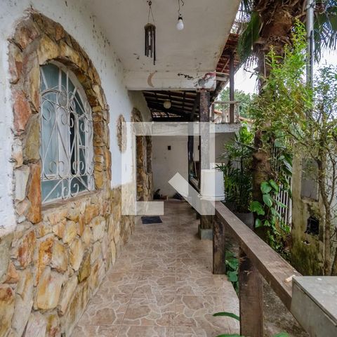 Casa à venda com 180m², 4 quartos e 2 vagasEntrada