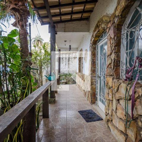Casa à venda com 180m², 4 quartos e 2 vagasEntrada