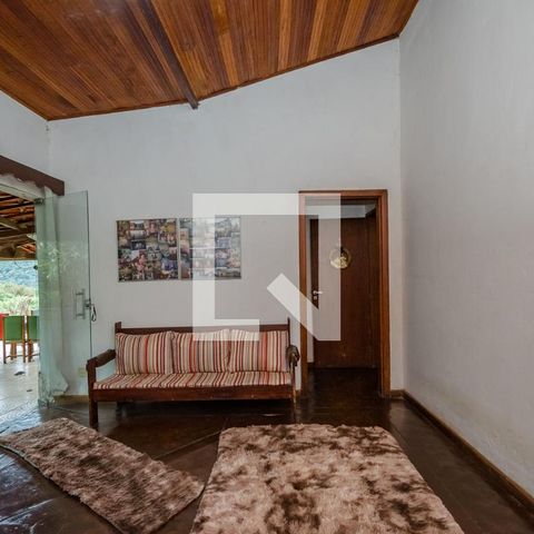Casa à venda com 180m², 4 quartos e 2 vagasSala 4 piso 2
