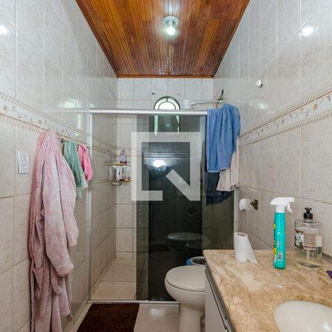 Casa à venda com 180m², 4 quartos e 2 vagasBanheiro da Suíte