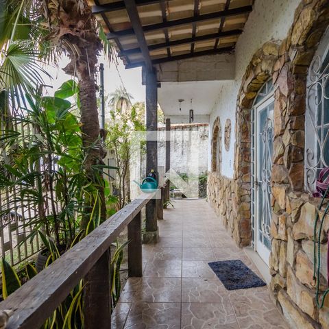 Casa à venda com 180m², 4 quartos e 2 vagasEntrada