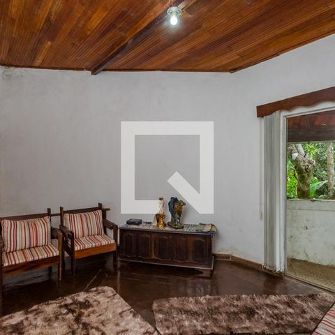Casa à venda com 180m², 4 quartos e 2 vagasSala 4 piso 2