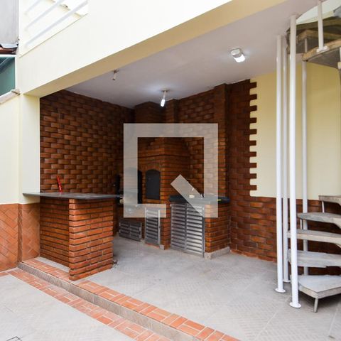 Casa à venda com 184m², 4 quartos e 2 vagasChurrasqueira - Quintal 
