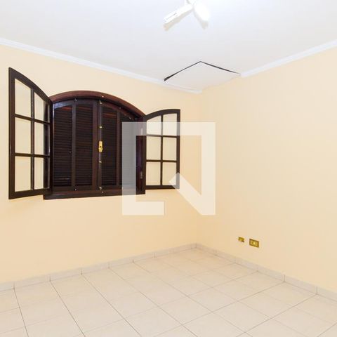 Casa à venda com 184m², 4 quartos e 2 vagasQuarto 4