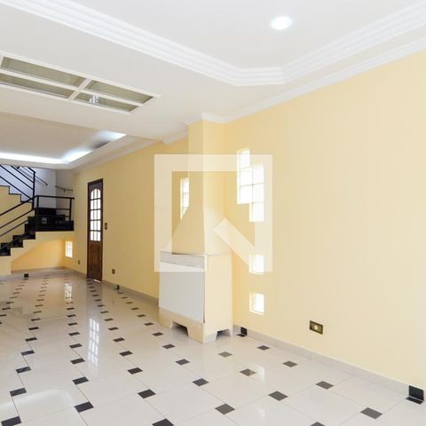 Casa à venda com 184m², 4 quartos e 2 vagasSala