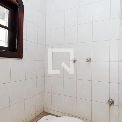 Casa à venda com 184m², 4 quartos e 2 vagasBanheiro da Suíte 2