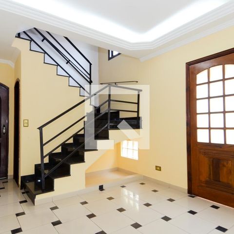 Casa à venda com 184m², 4 quartos e 2 vagasSala