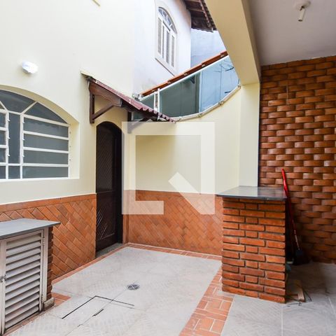Casa à venda com 184m², 4 quartos e 2 vagasChurrasqueira - Quintal 