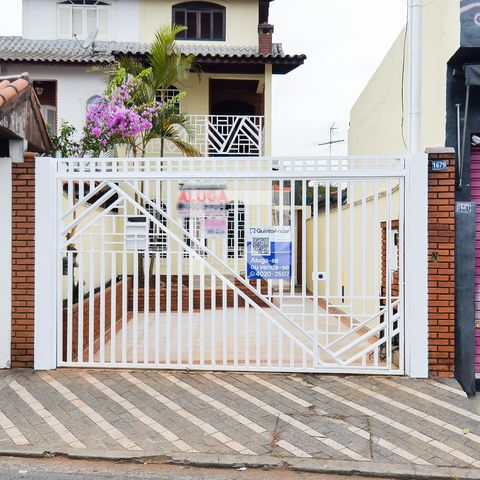 Casa à venda com 184m², 4 quartos e 2 vagasFachada
