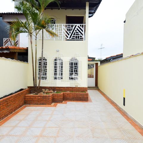 Casa à venda com 184m², 4 quartos e 2 vagasGaragem