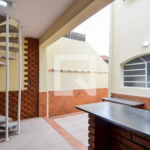 Casa à venda com 184m², 4 quartos e 2 vagasChurrasqueira - Quintal 