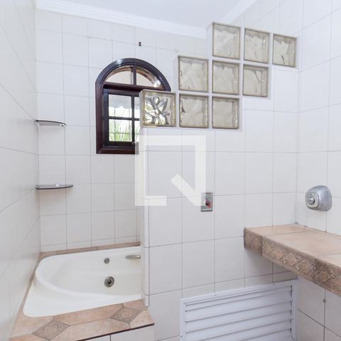 Casa à venda com 184m², 4 quartos e 2 vagasBanheiro da Suíte 2