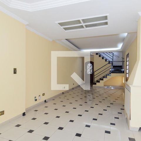 Casa à venda com 184m², 4 quartos e 2 vagasSala