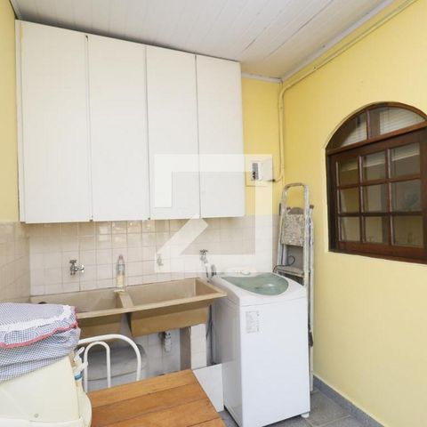 Casa à venda com 140m², 4 quartos e 2 vagasÁrea de Serviço