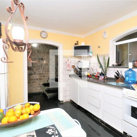 Casa à venda com 140m², 4 quartos e 2 vagasCozinha