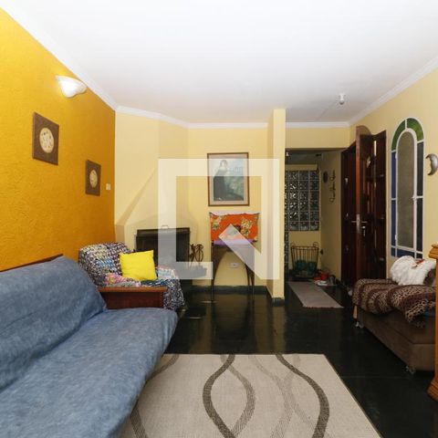 Casa à venda com 140m², 4 quartos e 2 vagasSala