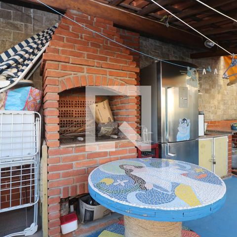 Casa à venda com 140m², 4 quartos e 2 vagasChurrasqueira