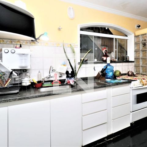 Casa à venda com 140m², 4 quartos e 2 vagasCozinha