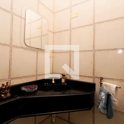 Casa à venda com 140m², 4 quartos e 2 vagasBanheiro