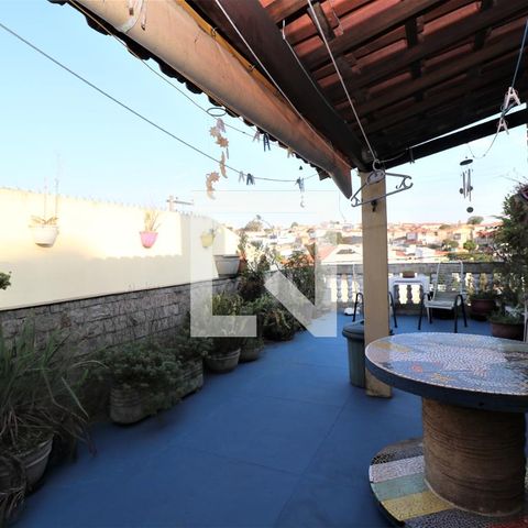 Casa à venda com 140m², 4 quartos e 2 vagasChurrasqueira