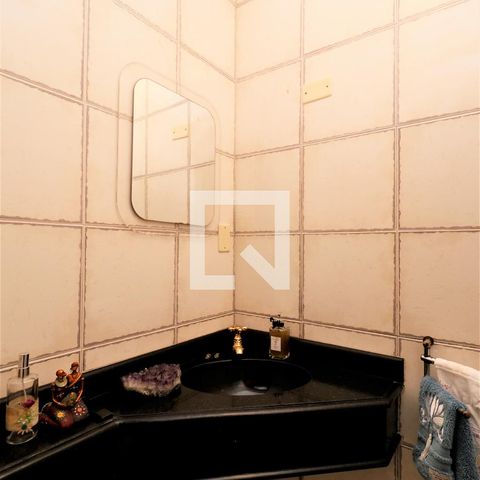 Casa à venda com 140m², 4 quartos e 2 vagasBanheiro