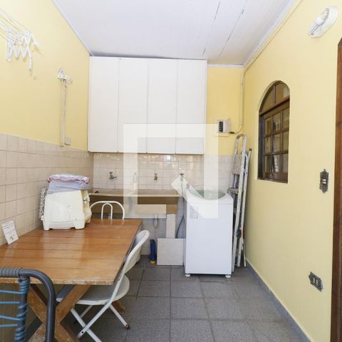 Casa à venda com 140m², 4 quartos e 2 vagasÁrea de Serviço