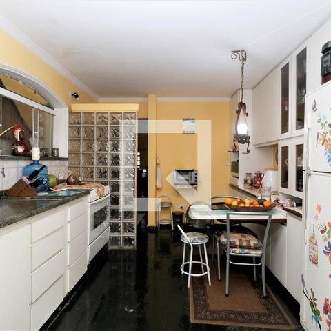 Casa à venda com 140m², 4 quartos e 2 vagasCozinha