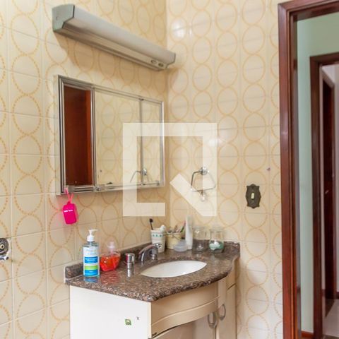 Casa para alugar com 163m², 3 quartos e 2 vagasBanheiro da Suíte