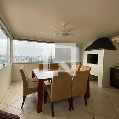 Apartamento à venda com 235m², 3 quartos e 1 vagaSala de Jantar