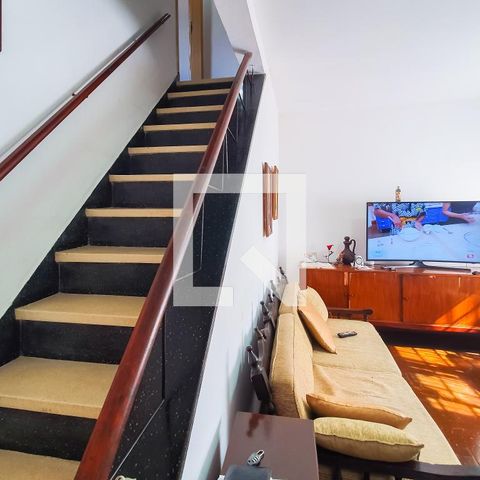 Casa à venda com 150m², 2 quartos e sem vagaEscada