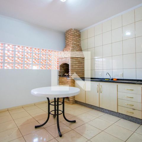 Casa à venda com 191m², 2 quartos e 2 vagas Casa à venda com 191m², 2 quartos e 2 vagasEspaço gourmet