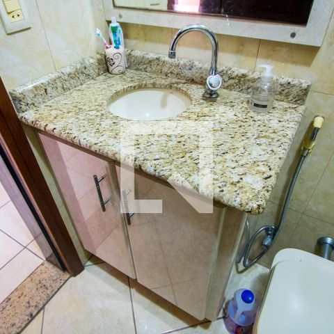 Casa à venda com 191m², 2 quartos e 2 vagas Casa à venda com 191m², 2 quartos e 2 vagasBanheiro