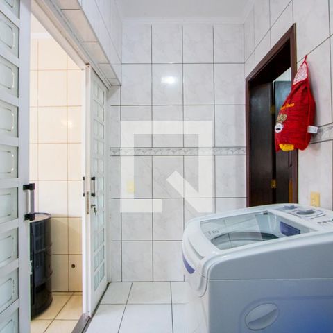 Casa à venda com 191m², 2 quartos e 2 vagas Casa à venda com 191m², 2 quartos e 2 vagasÁrea de serviço