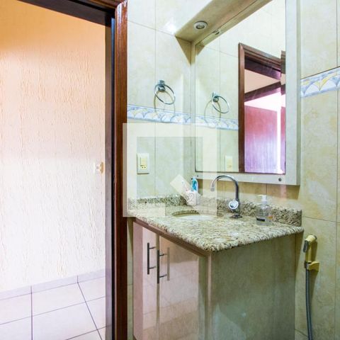 Casa à venda com 191m², 2 quartos e 2 vagas Casa à venda com 191m², 2 quartos e 2 vagasBanheiro