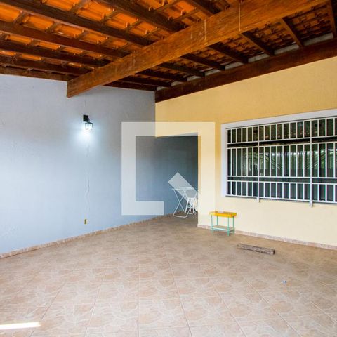 Casa à venda com 191m², 2 quartos e 2 vagas Casa à venda com 191m², 2 quartos e 2 vagasGaragem