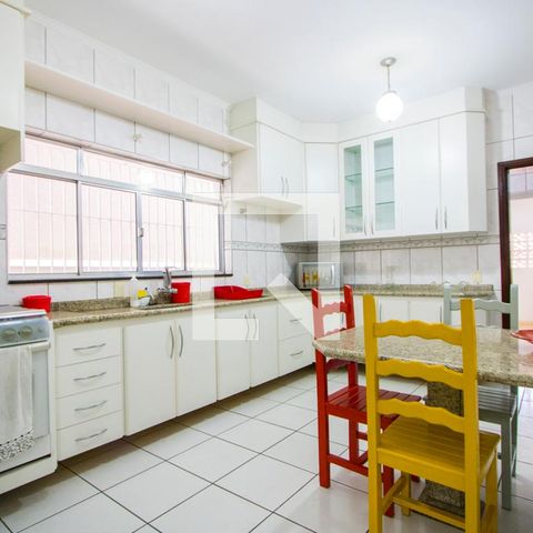 Casa à venda com 191m², 2 quartos e 2 vagas Casa à venda com 191m², 2 quartos e 2 vagasCozinha