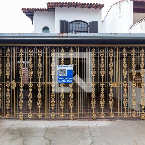 Casa à venda com 120m², 3 quartos e 2 vagasFachada