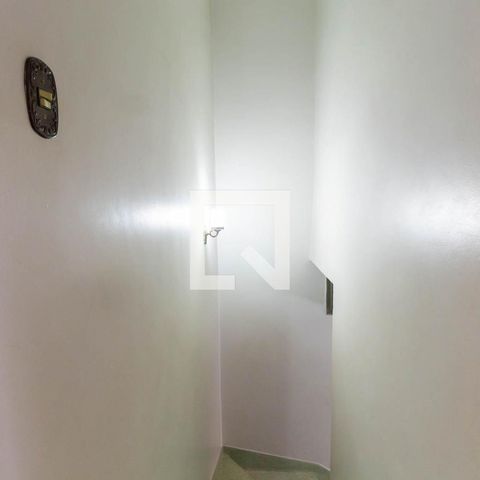 Casa à venda com 120m², 3 quartos e 2 vagasEscada