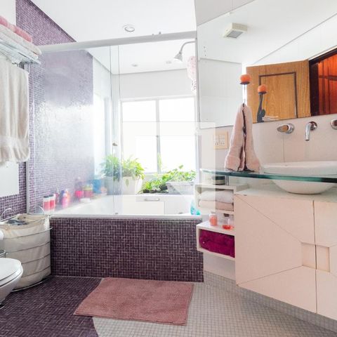 Casa à venda com 311m², 4 quartos e 4 vagasBanheiro da Suíte 2 