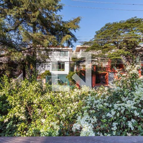Casa à venda com 311m², 4 quartos e 4 vagasVaranda da Suíte 2 