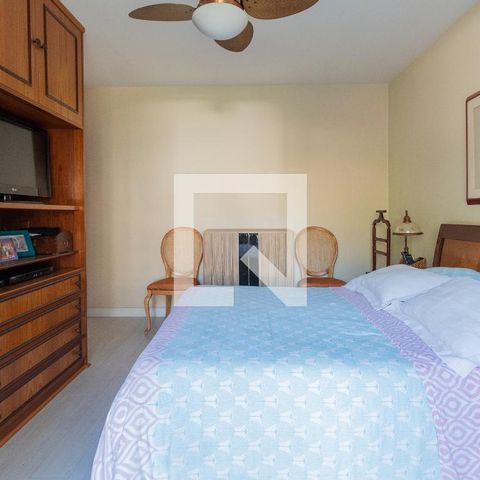 Casa à venda com 311m², 4 quartos e 4 vagasSuíte 2 