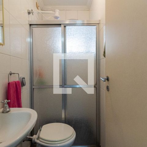Casa à venda com 311m², 4 quartos e 4 vagasÁrea de Serviço - banheiro 