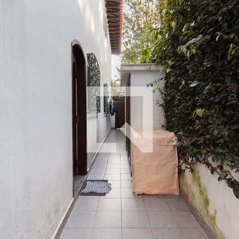 Casa à venda com 311m², 4 quartos e 4 vagasÁrea externa - Lavanderia 