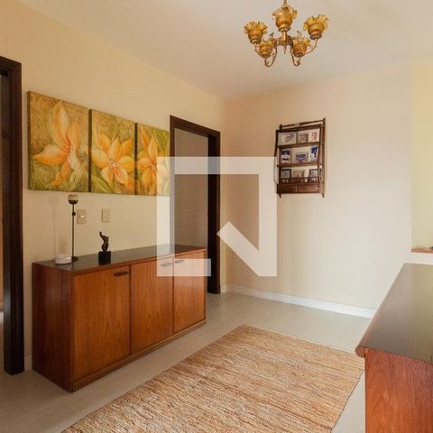 Casa à venda com 311m², 4 quartos e 4 vagasHall - segundo andar 